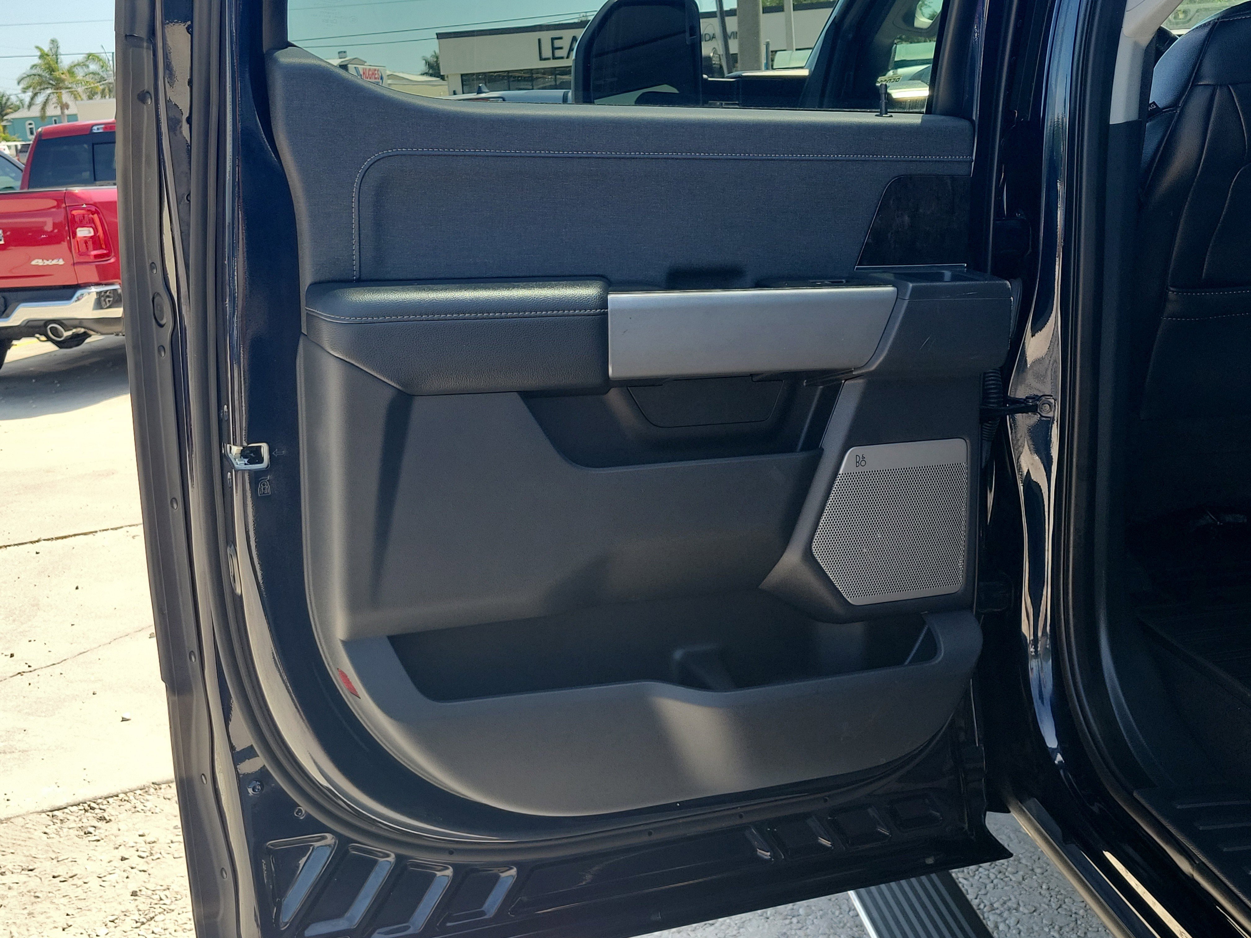 Used 2023 Blue Metallic Ford LARIAT image 11