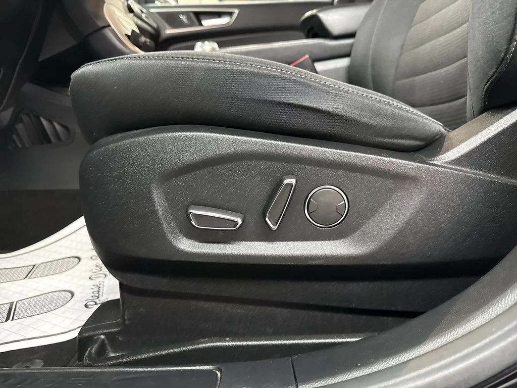 Used 2019 Agate Black Metallic Ford SEL image 14