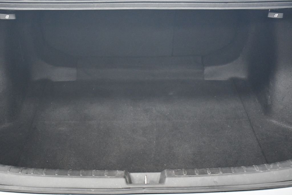Certified Used 2023 Lunar Silver Metallic Honda EX image 5