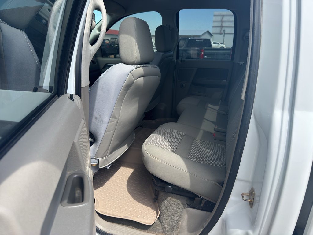 Used 2007 White Dodge SLT image 11