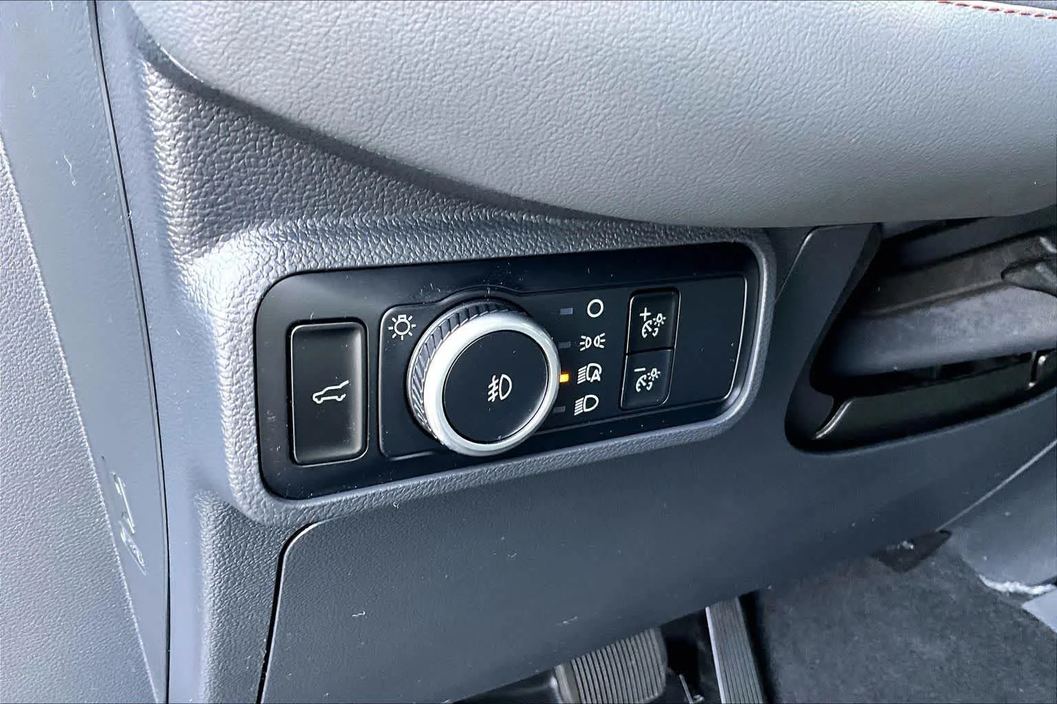 Used 2025 Carbonized Gray Ford Active image 33