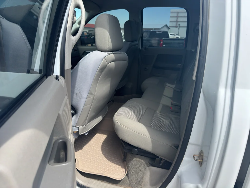 Used 2007 White Dodge SLT image 11