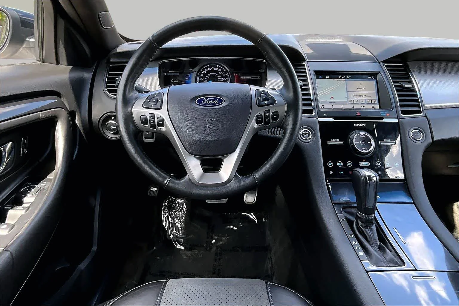 Used 2018 White Platinum Metallic Tri-Coat Ford SHO image 6