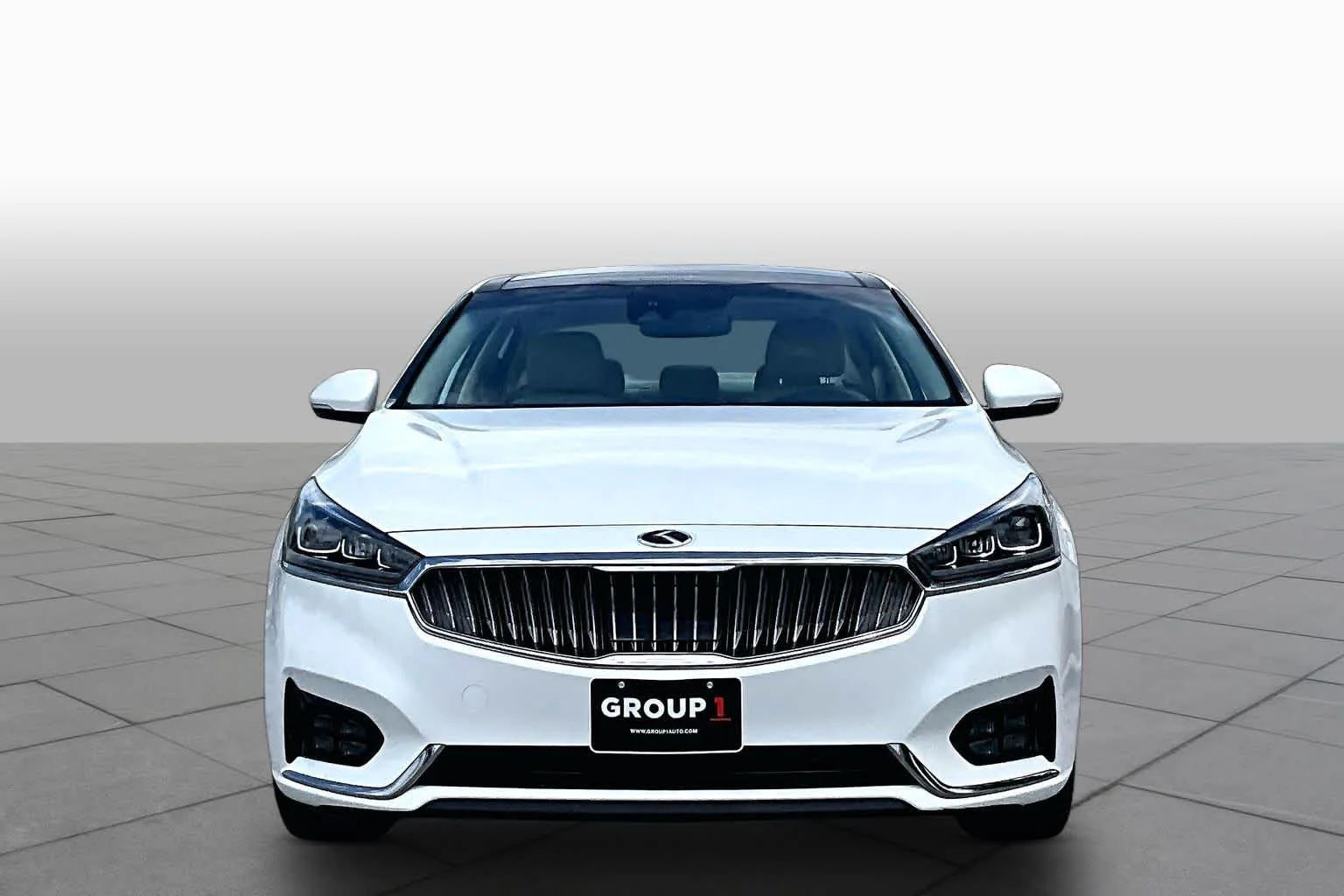 Used 2019 Snow White Pearl Kia Technology image 6