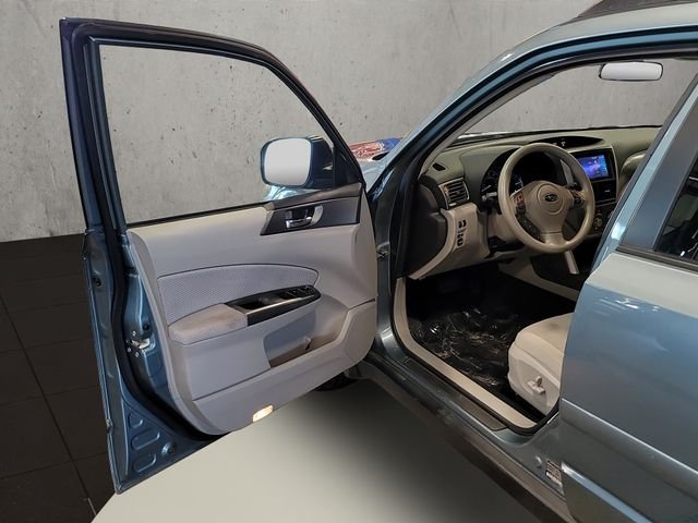 Used 2011 Sage Green Metallic Subaru 2.5X image 37