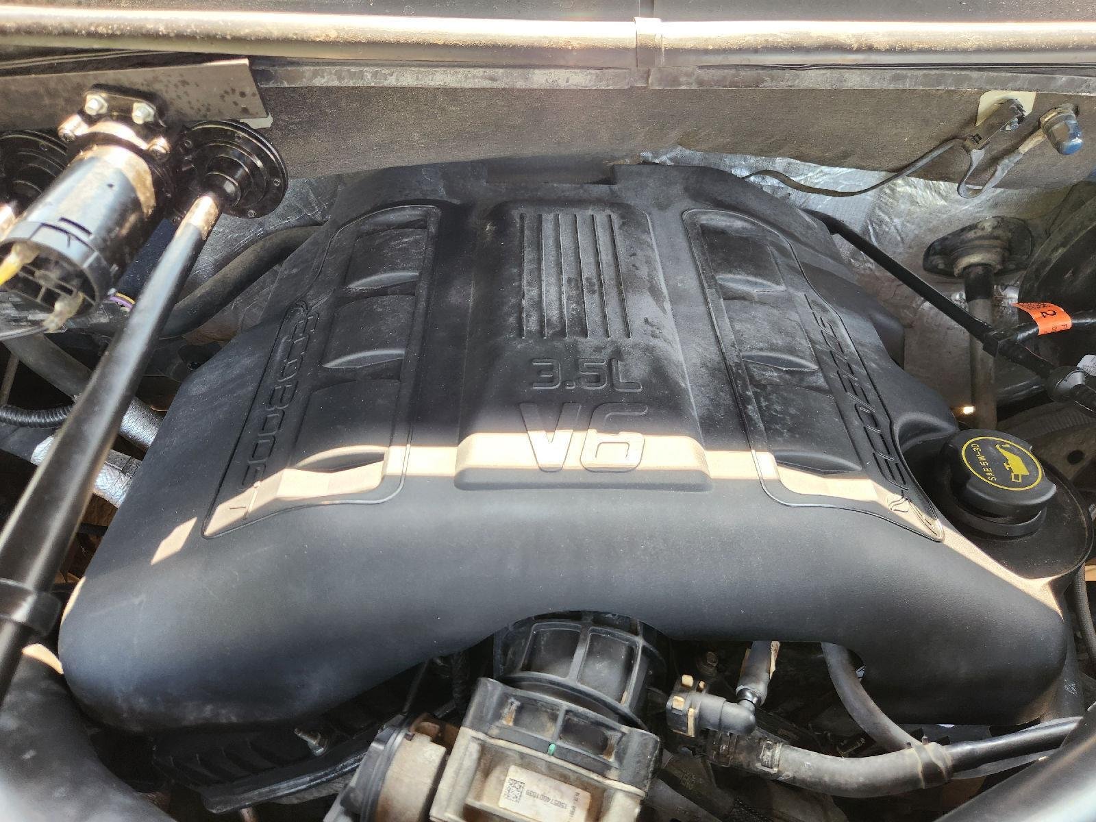 Used 2015  Ford XL image 32