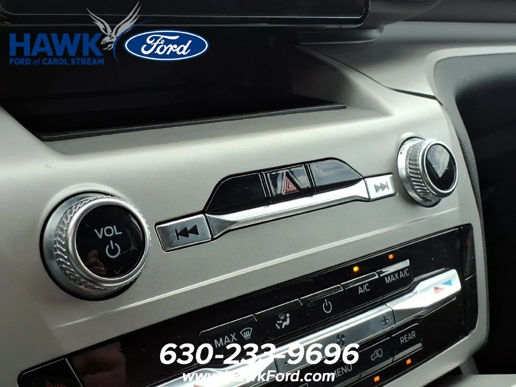 Used 2024 Gray Ford XLT image 11