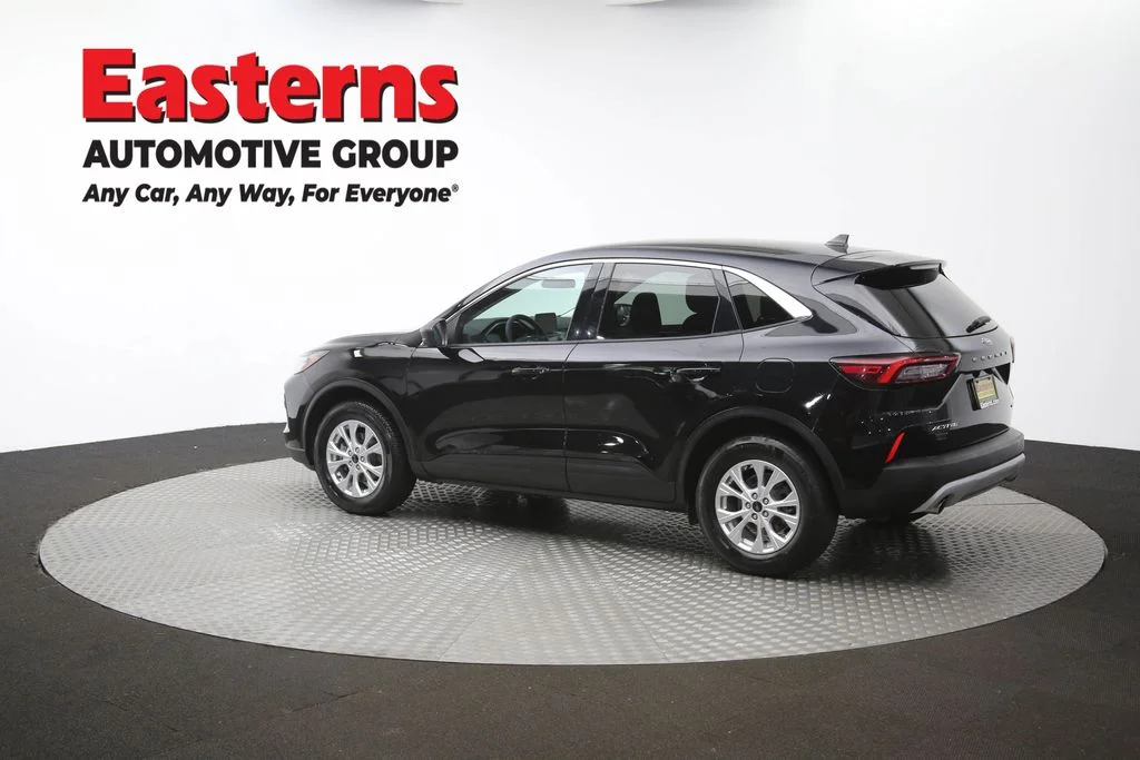 Used 2023 Black Ford Active image 62