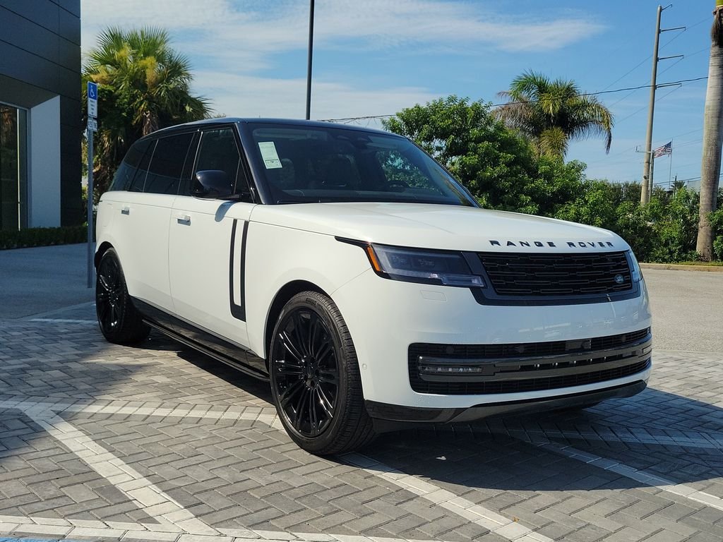 New 2026 Fuji White Land Rover SE image 7