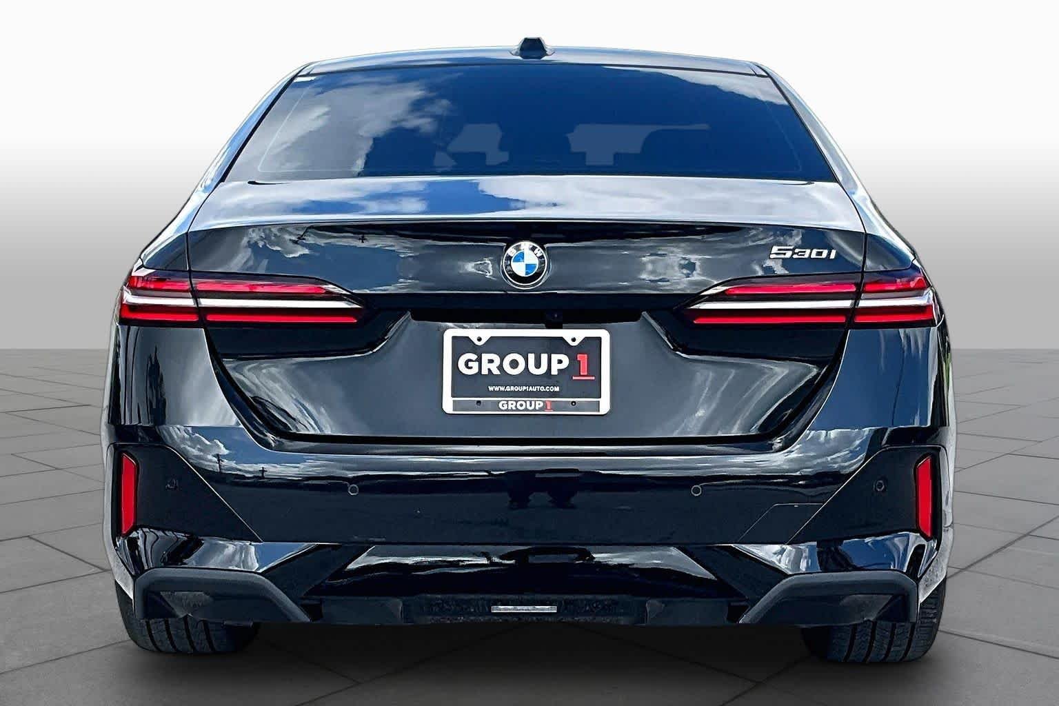Used 2026 Black Sapphire Metallic BMW 530i image 4