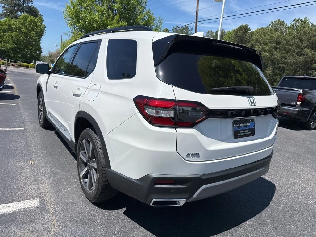 Certified Used 2023 Platinum White Pearl Honda AWD ELITE image 5