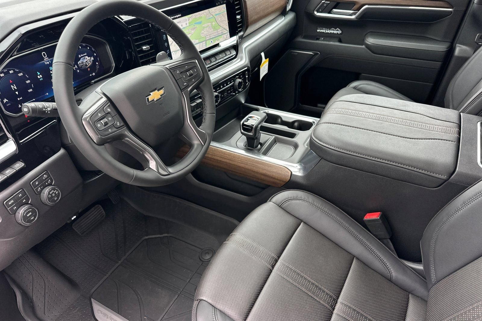 New 2026 Polar White Tricoat Chevrolet High Country image 10