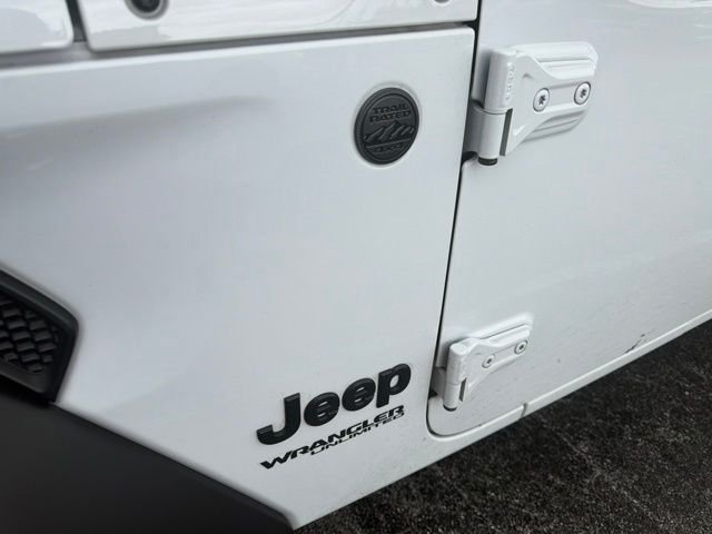Used 2022 White Jeep Unlimited Sport S image 8