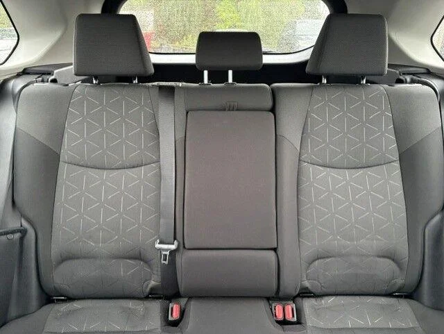Used 2021 Silver Sky Metallic Toyota XLE image 6