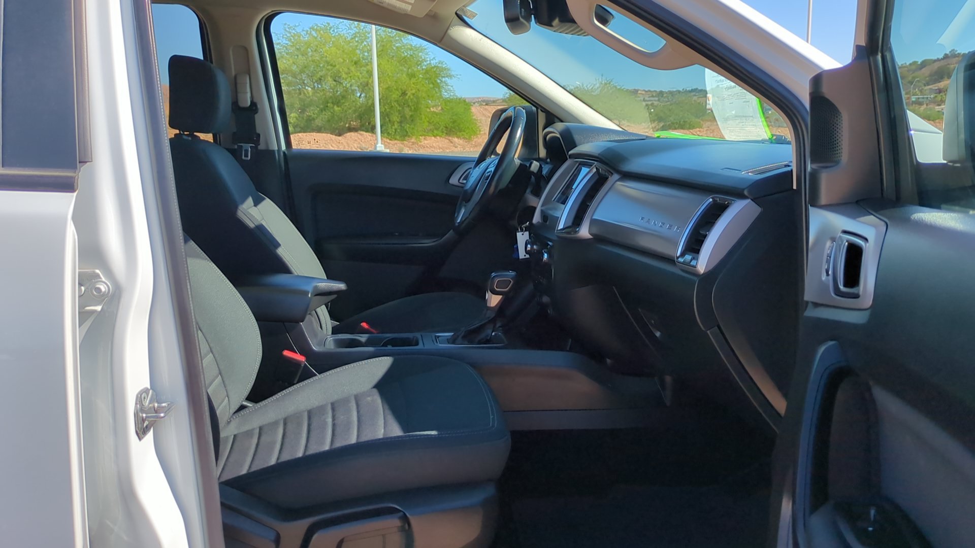 Used 2023 Oxford White Ford XLT image 28