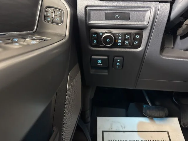New 2026 Star White Metallic Tri-Coat Ford Lariat image 19