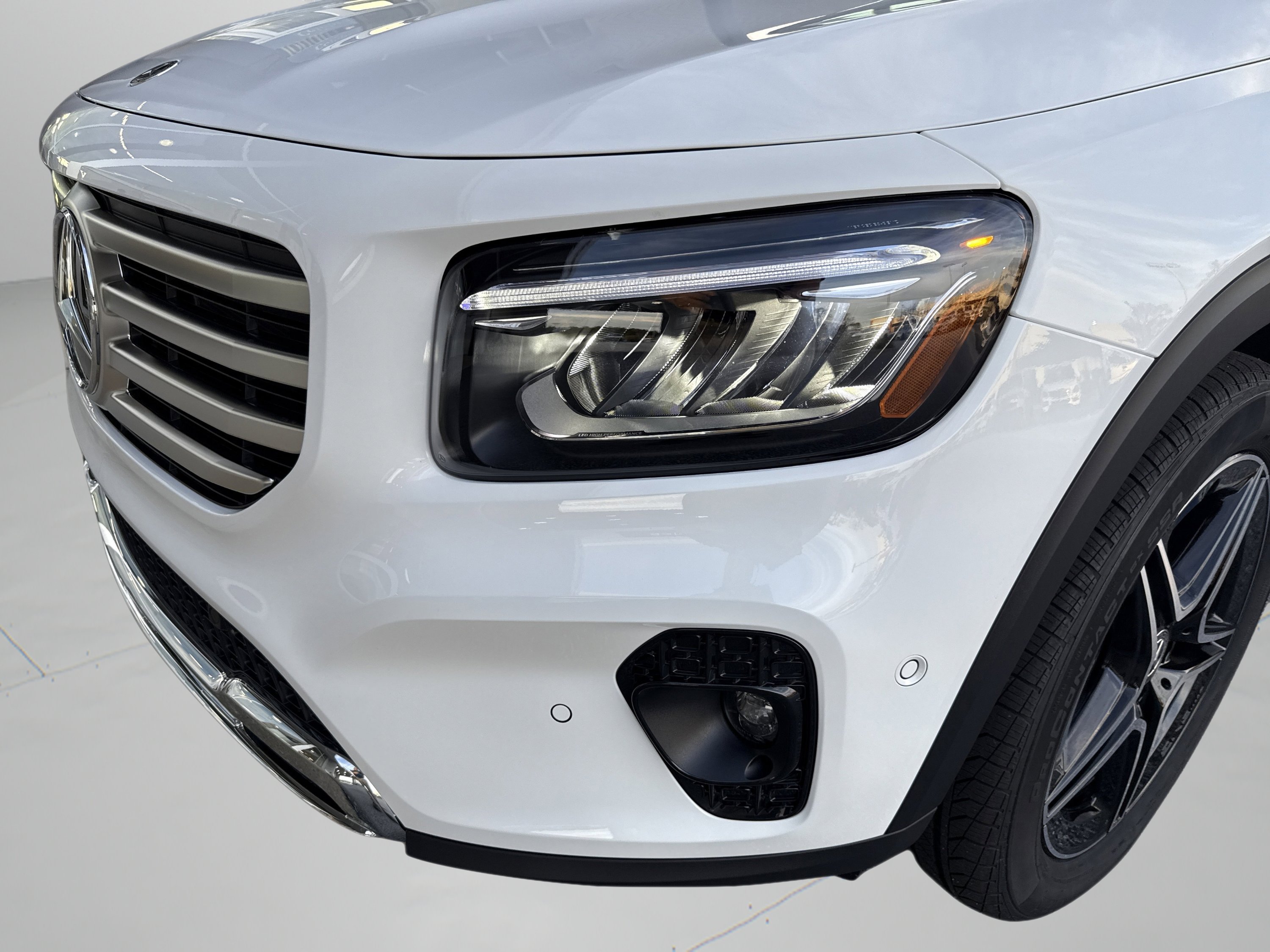 New 2026 Polar White Mercedes-Benz GLB 250 image 9