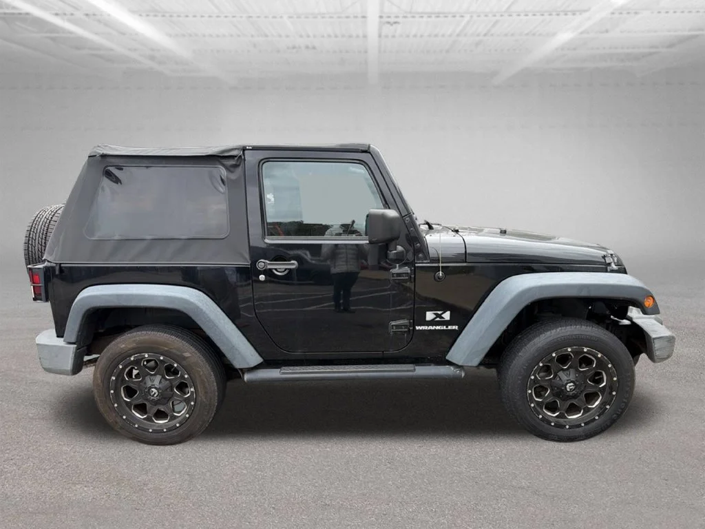 Used 2008 Black Jeep X image 7