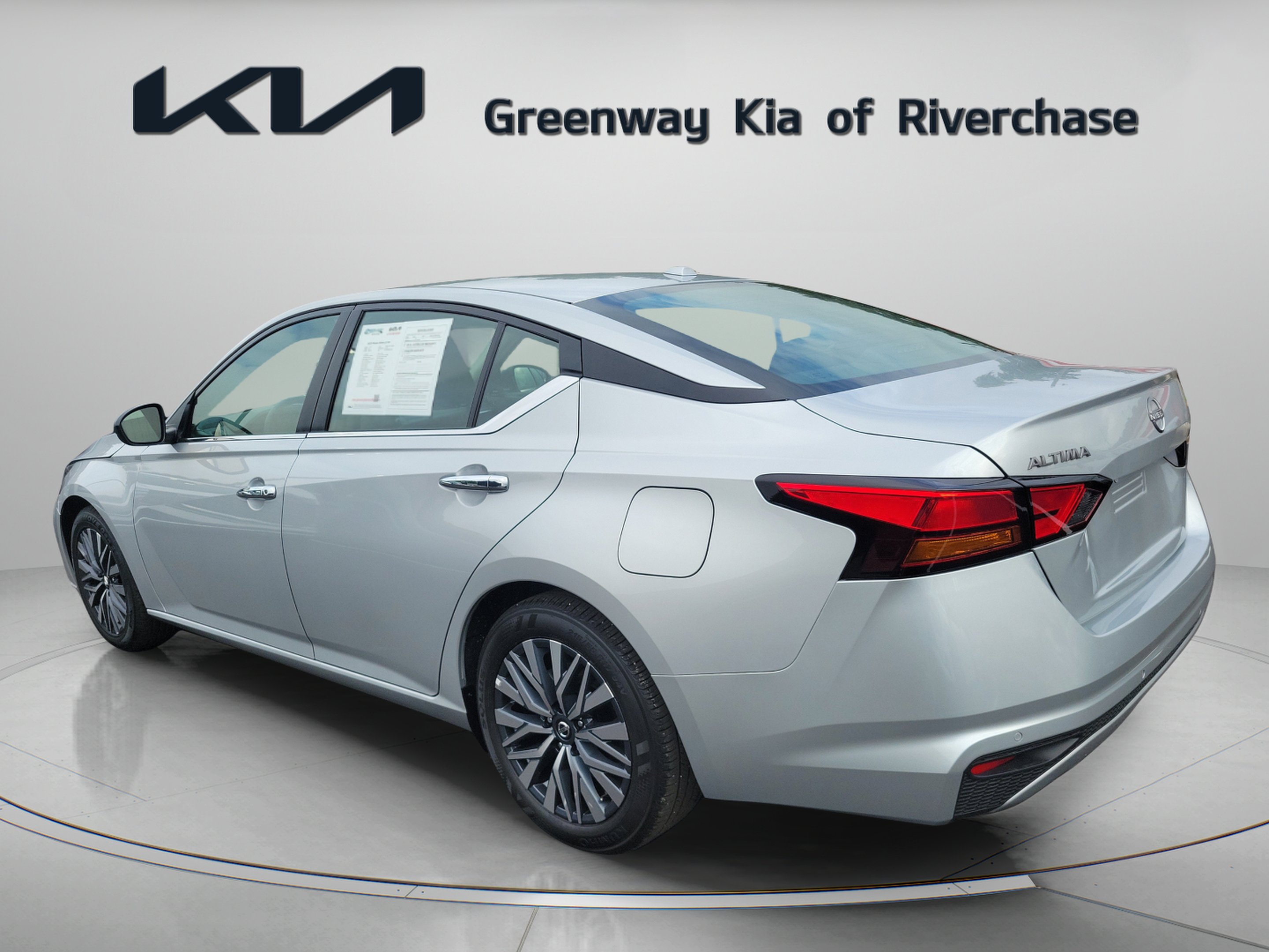 Used 2025 Brilliant Silver Metallic Nissan 2.5 SV image 4