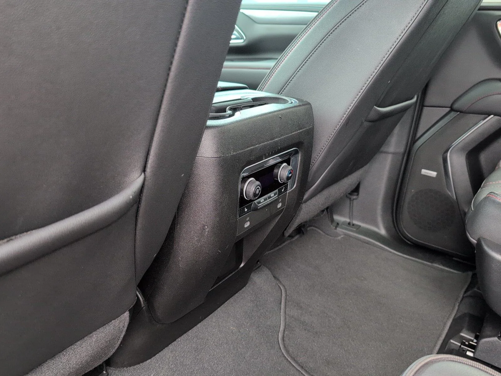 Used 2023 SUMMIT WHITE Chevrolet RST image 31