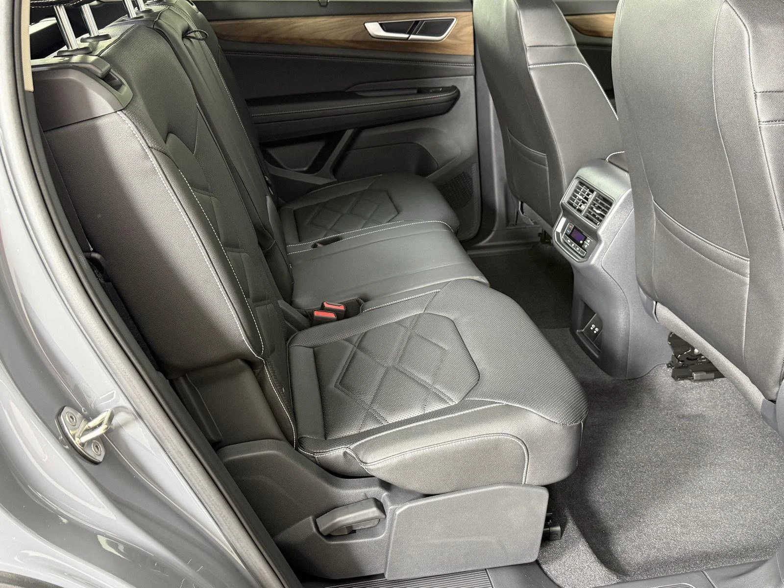 New 2026 Pure Gray Volkswagen 2.0T SE w/Technology image 16