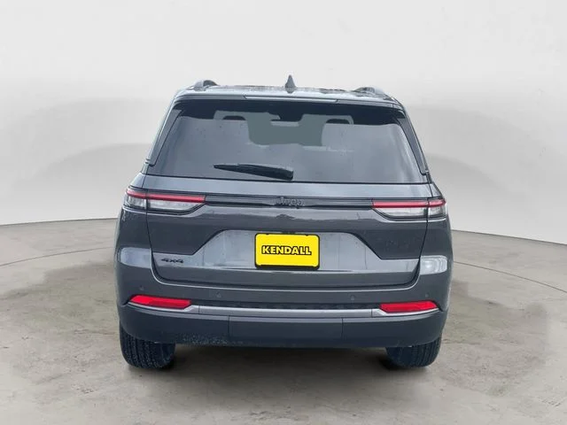 New 2026 Baltic Gray Metallic Clear-Coat Exterior Paint Jeep Altitude image 4