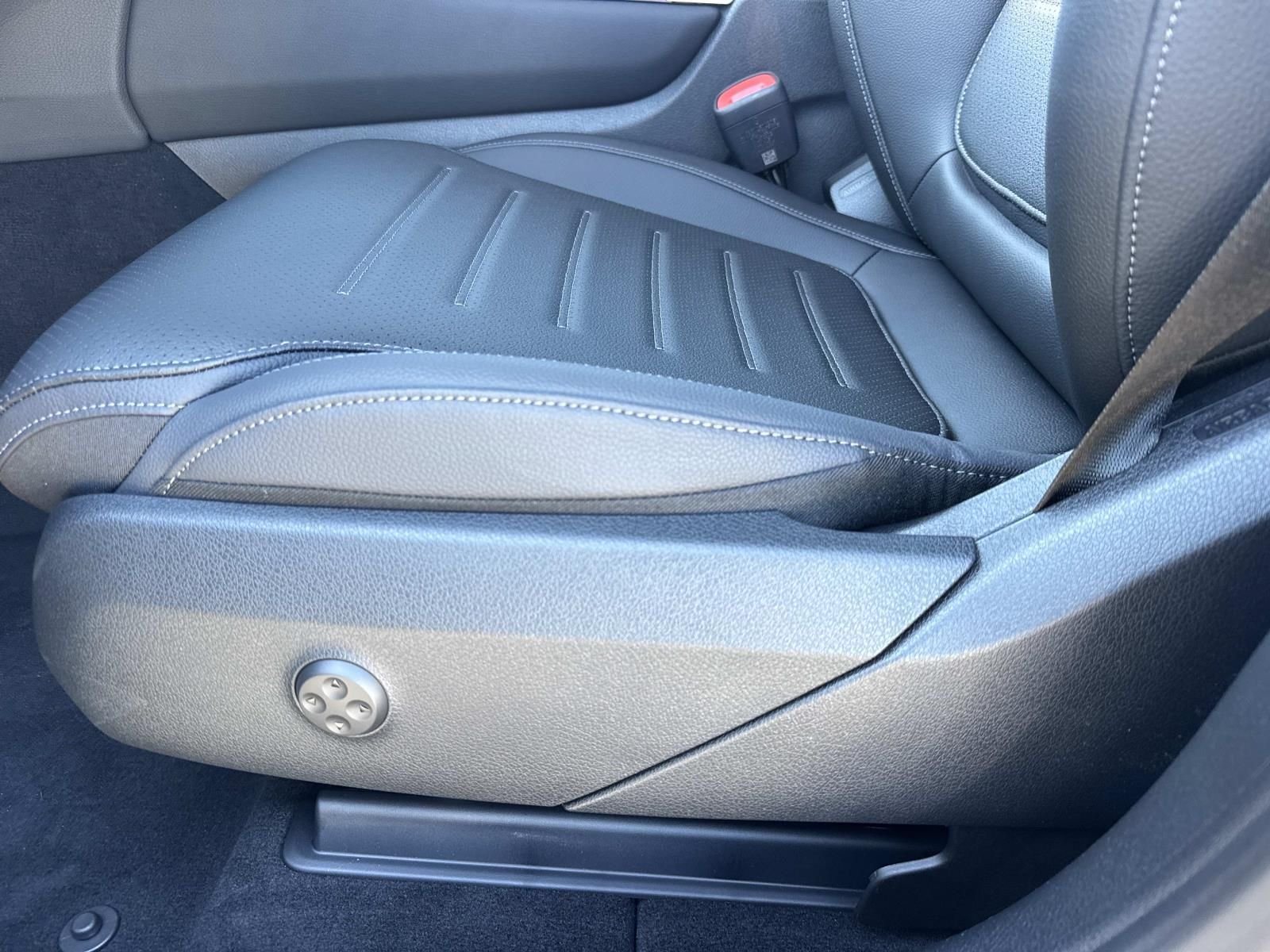 2026 Mercedes-Benz GLC Base - Photo 9