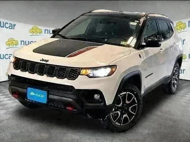 New 2026 Bright White Clear-Coat Exterior Paint Jeep Trailhawk image 4