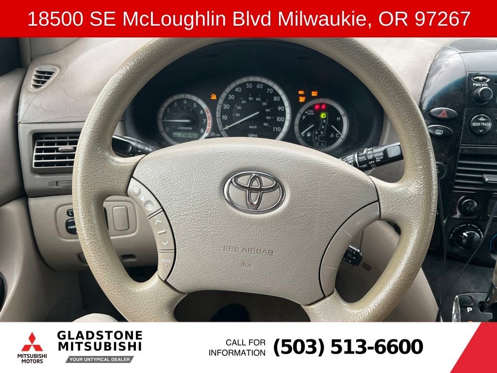 Used 2005 Desert Sand Mica Toyota LE image 11