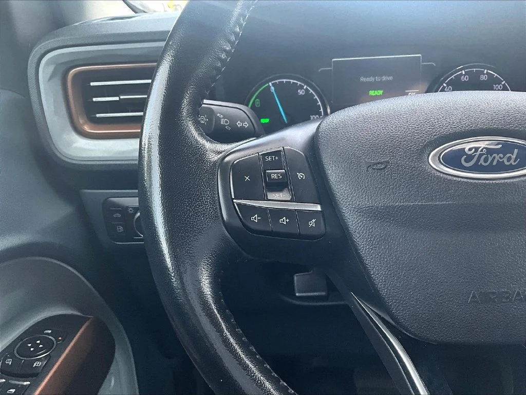 Used 2022 Red Ford Lariat image 14