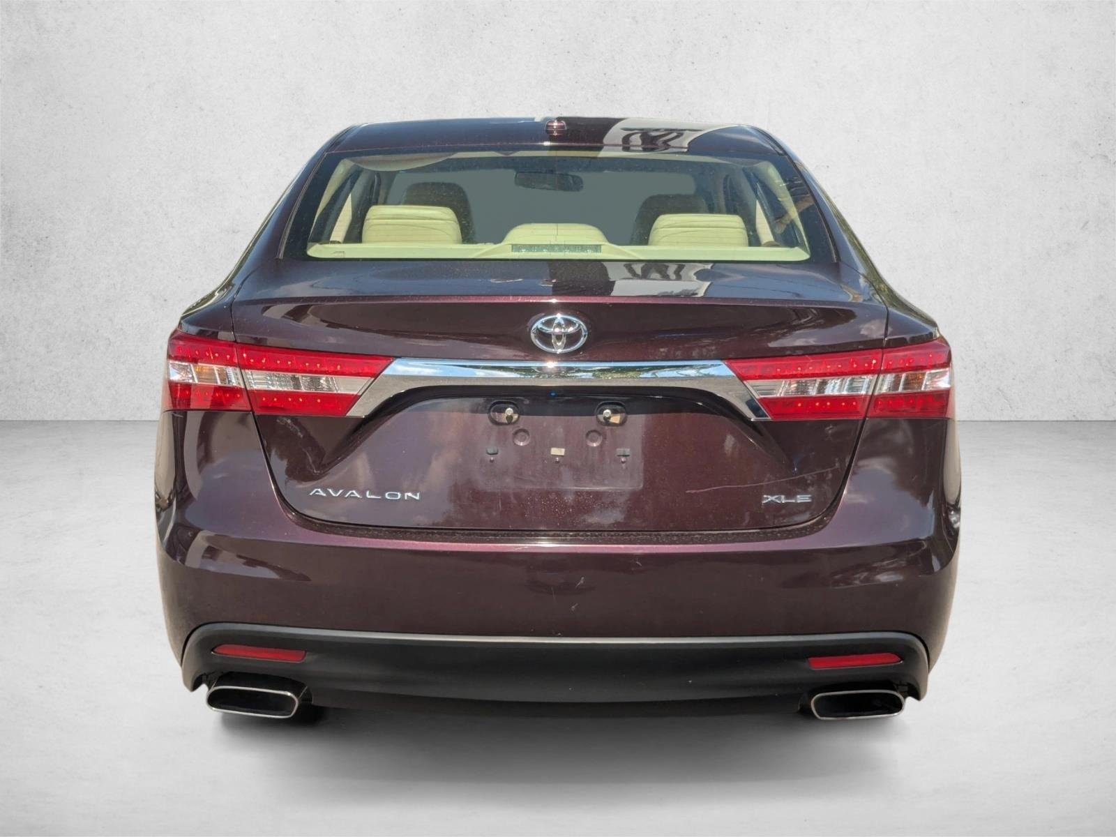 Used 2015 Sizzling Crimson Mica Toyota XLE image 6