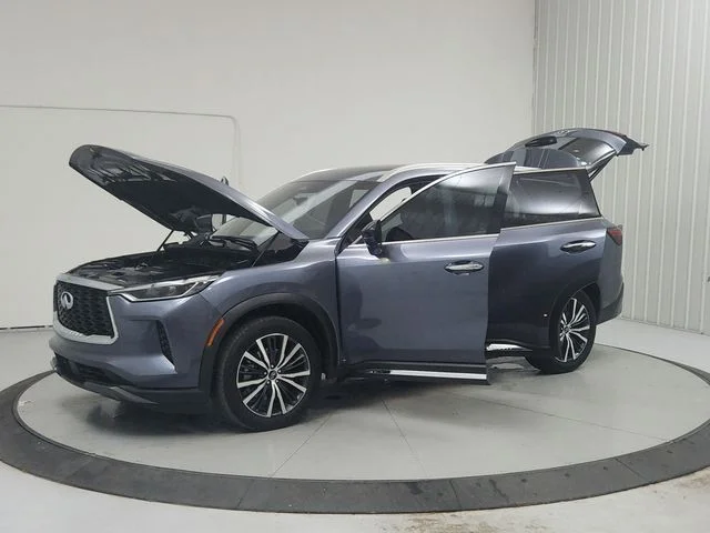Used 2025 Blue INFINITI Sensory image 11