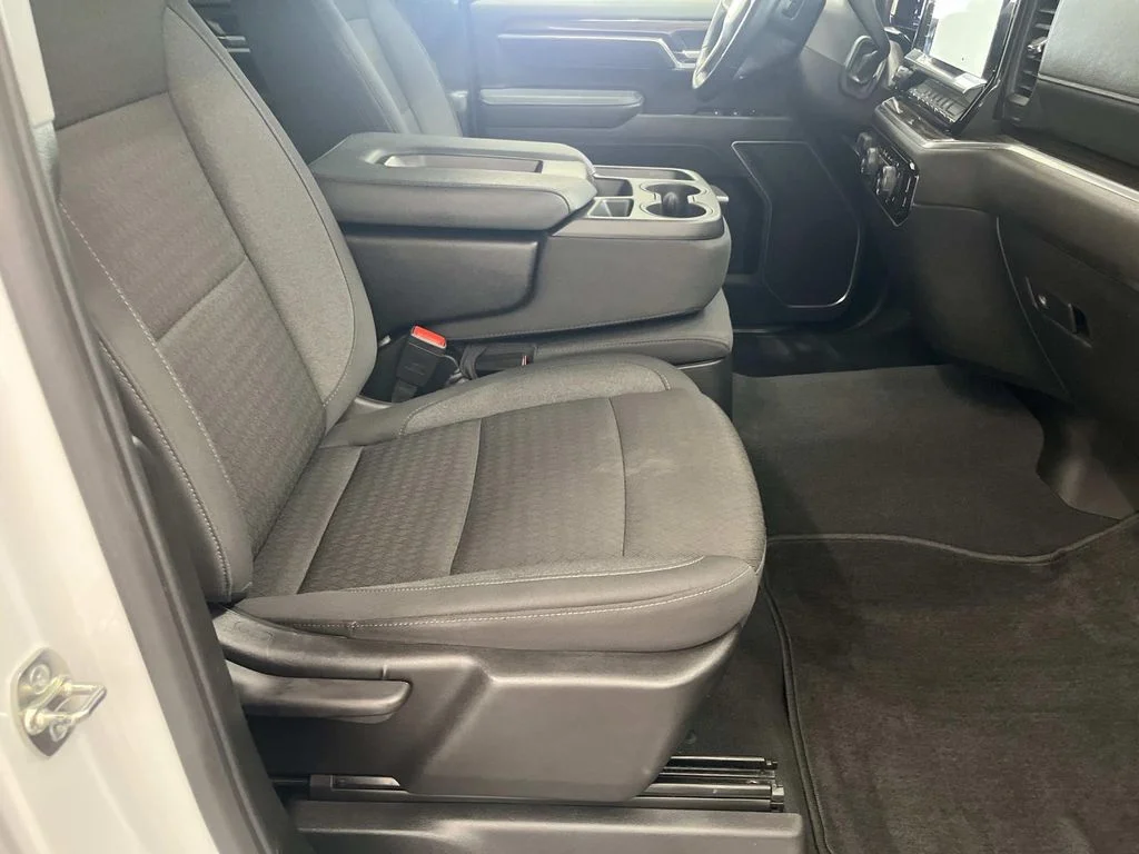 Used 2025 Summit White Chevrolet LT image 30