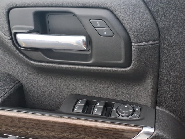Used 2022 IRIDESCENT PEARL TRICOAT Chevrolet LT Trail Boss image 15