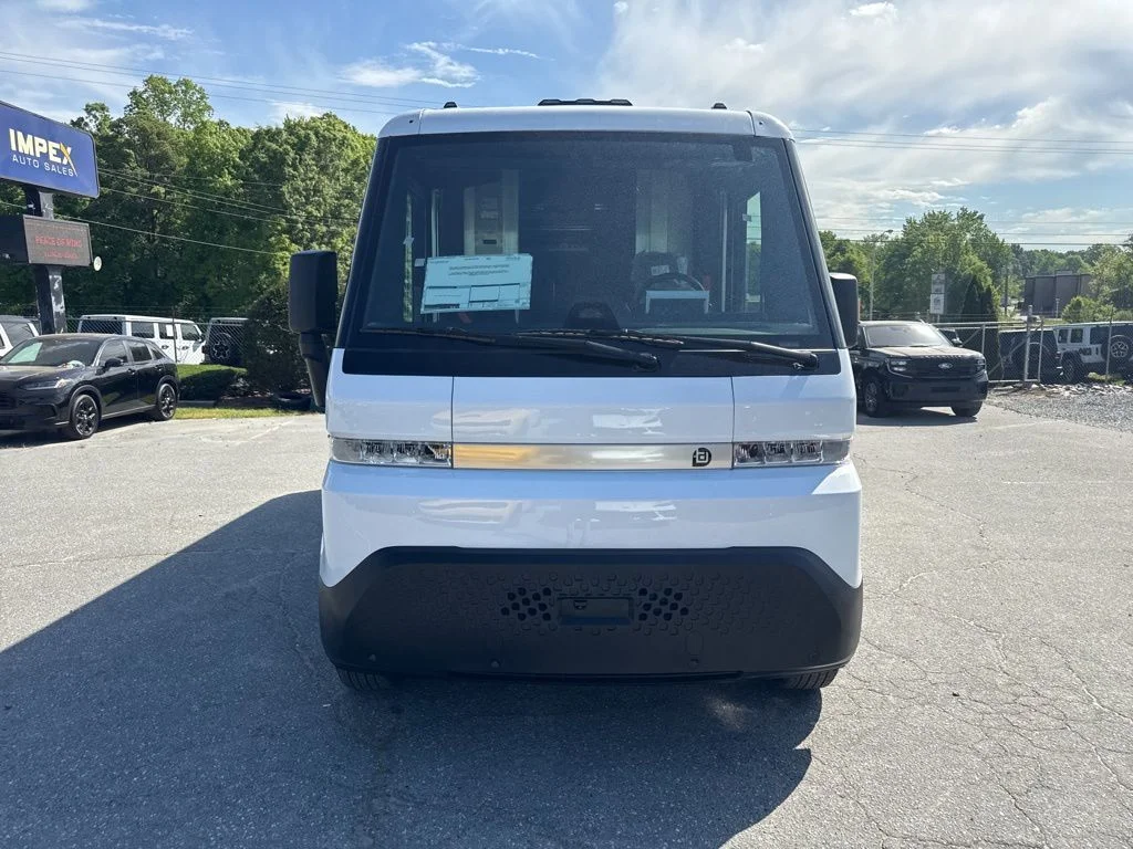 Used 2024 White BrightDrop Base image 8