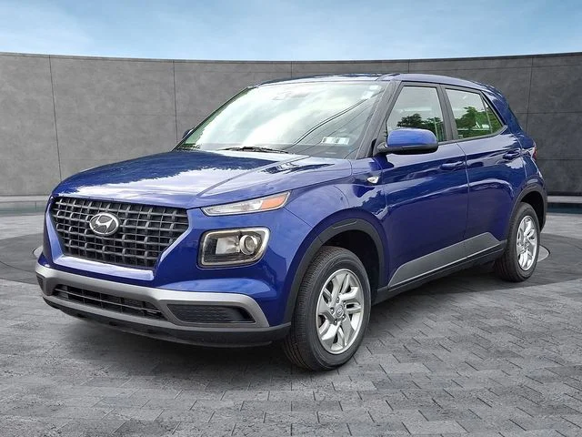 Used 2022 Blue Hyundai SE image 4