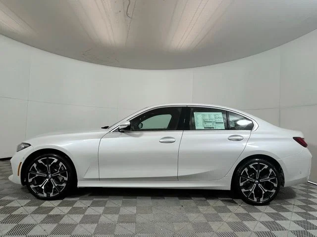 New 2026 Mineral White Metallic BMW 330i xDrive image 4