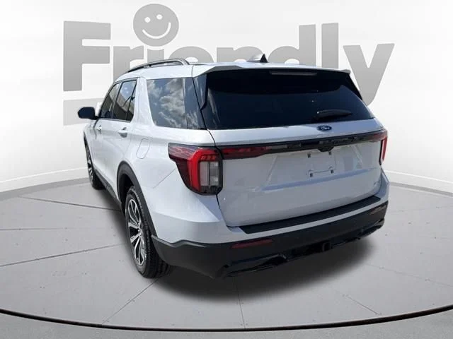 New 2026 Space White Metallic Ford ST-Line image 5