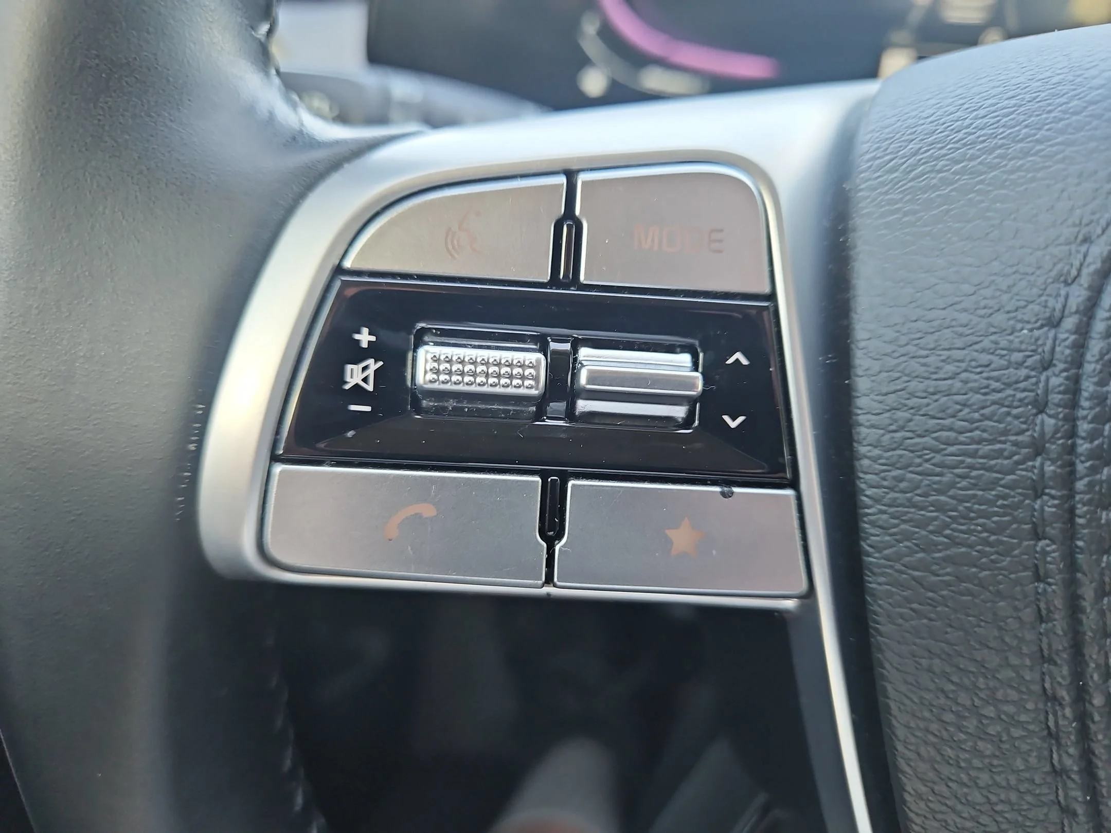Used 2025 Dark Moss Kia S image 27