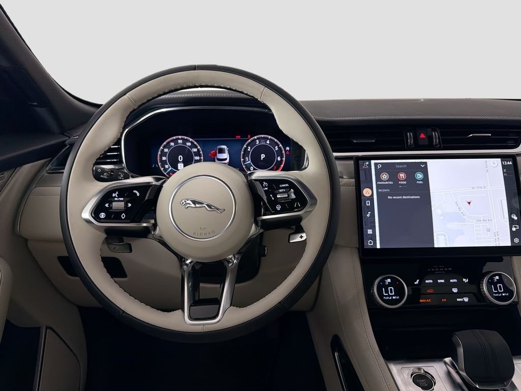 2026 Jaguar F-Pace R-Dynamic S - Photo 24