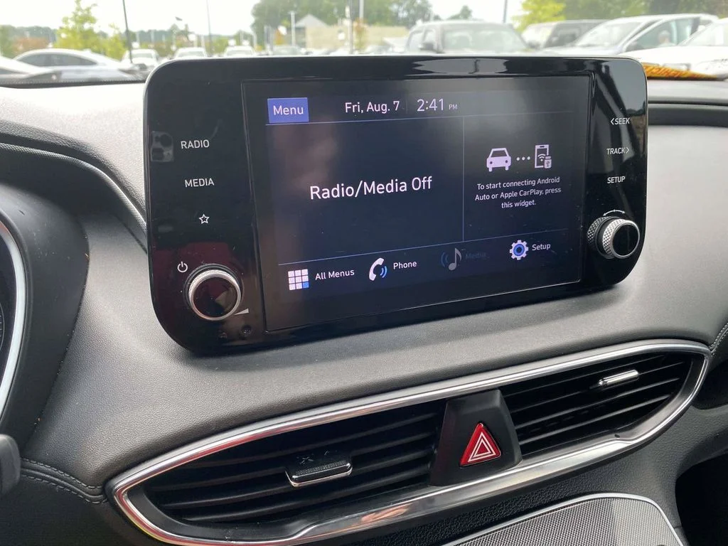 Used 2022 Gray Hyundai SE image 17