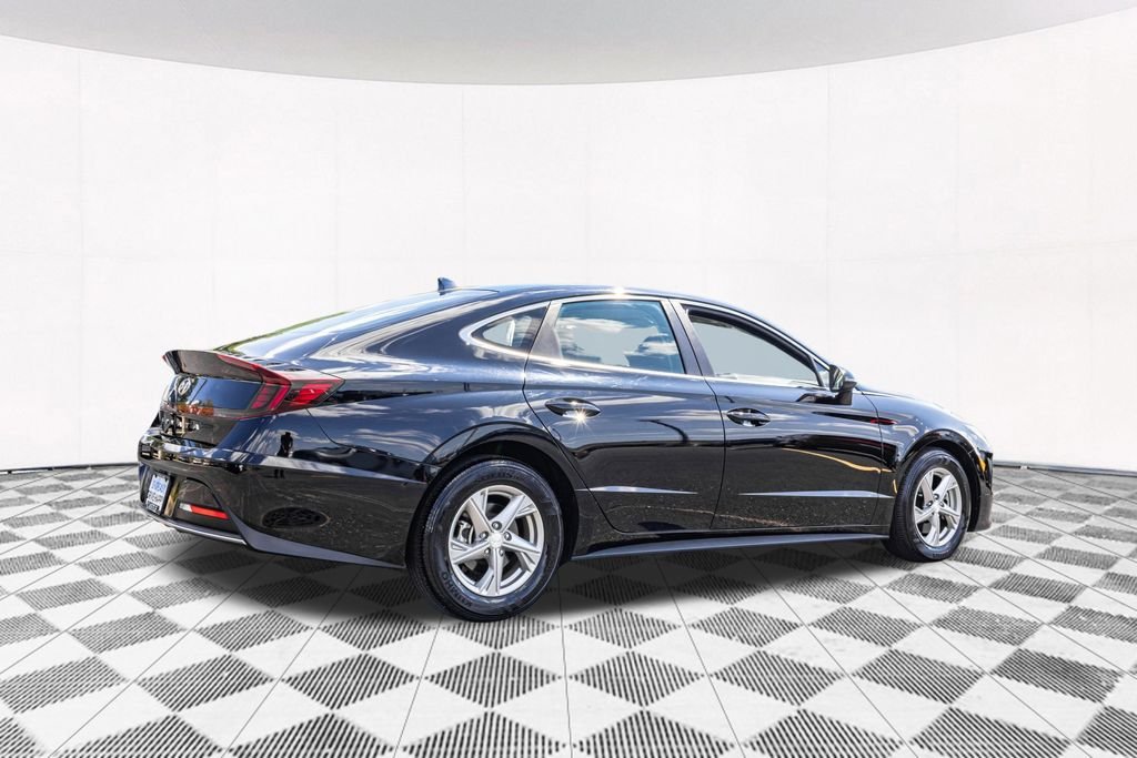 Certified Used 2023 Black Hyundai SE image 10
