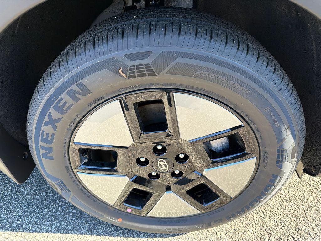 New 2026 White Hyundai SE image 12