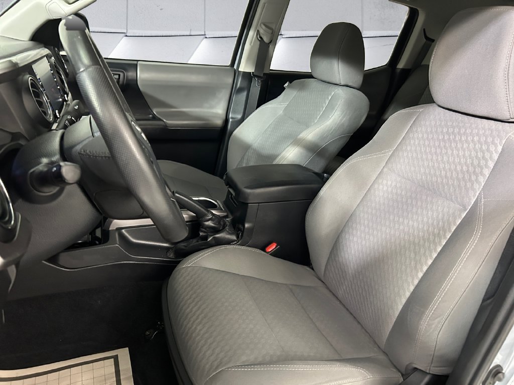Used 2020  Toyota SR5 image 8