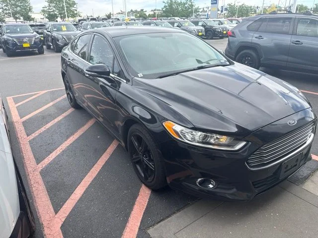 Used 2016 Black Ford SE image 3