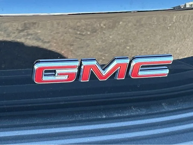 2026 GMC Yukon Denali - Photo 9