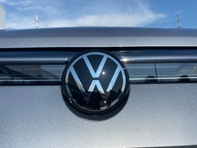 2025 Volkswagen Taos SEL - Photo 18