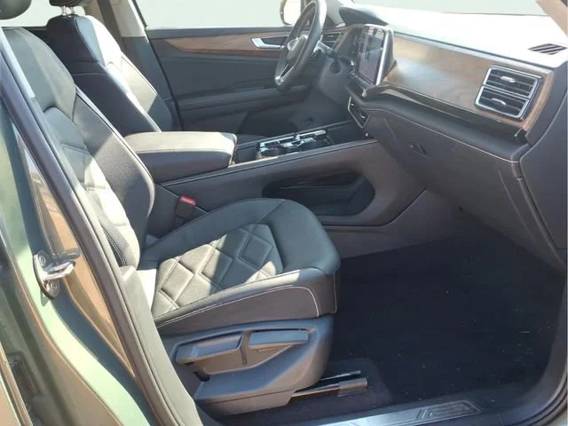 Used 2026  Volkswagen 2.0T SE w/Technology image 24