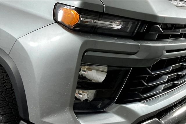 Used 2025 Gray Chevrolet Custom image 29