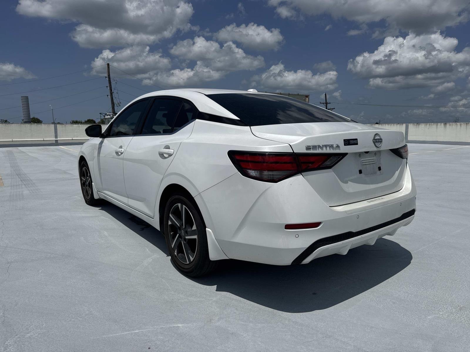 Used 2025 Aspen White Tricoat Nissan SV image 14